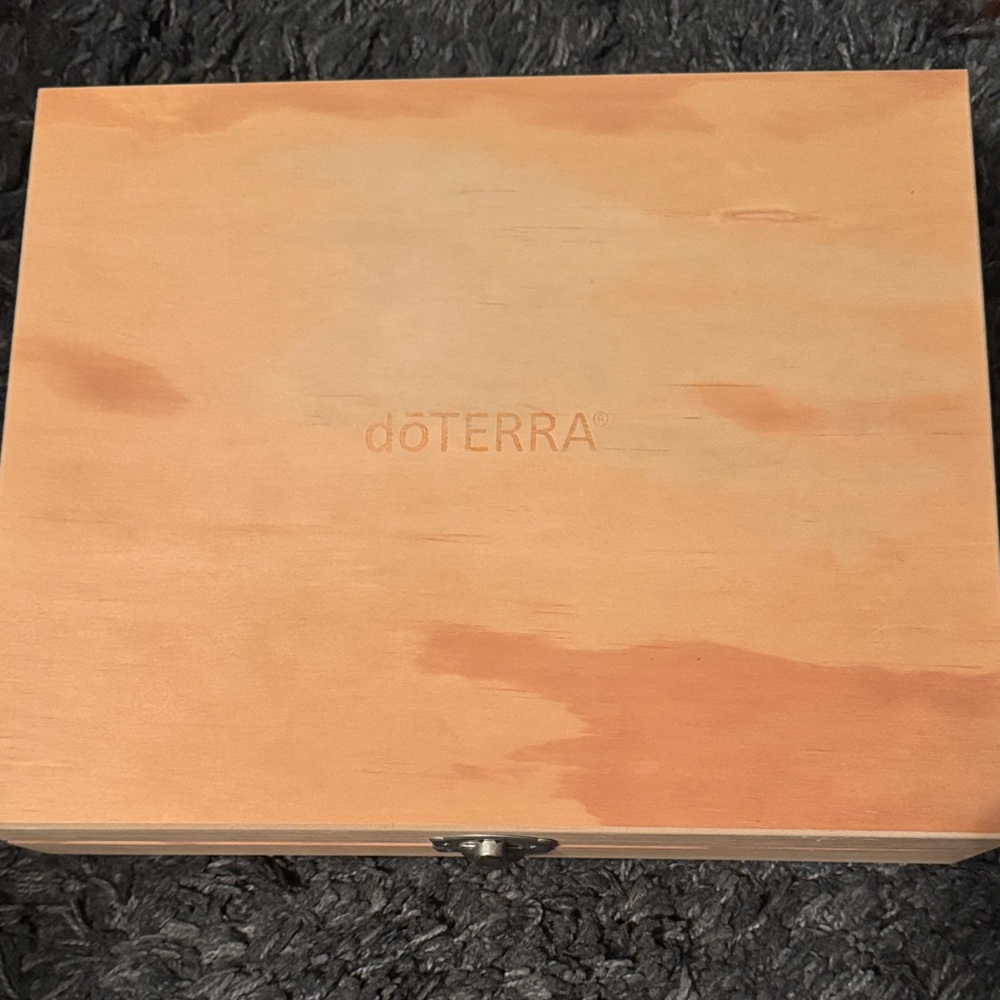 New doTERRA XL Natural Wood Oils Storage Box